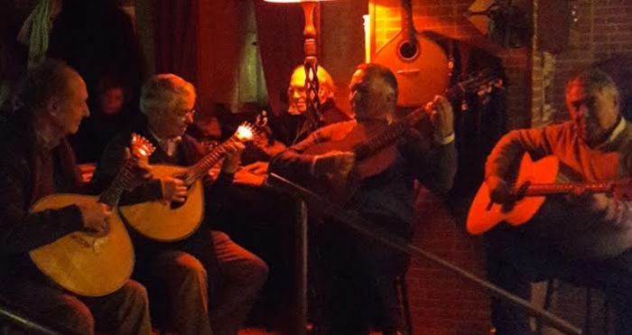 VAMOS AOS FADOS -- ADEGA TIA ROSA